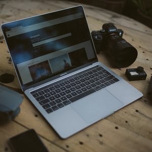 2018新款 Apple MacBook Pro 13'' 深空灰 (i5, 8GB, 256GB)