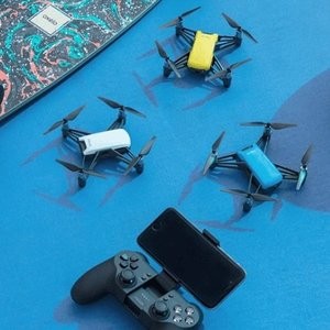 DJI X Ryze Tech Tello 迷你无人机