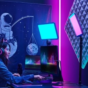新品上市：Razer 幻彩 RGB 补光灯, 支持 3000K - 7000K 的色温调节