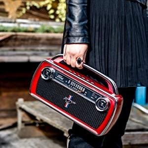 ION x Ford 野马复古 Boombox 蓝牙音箱 带收音机