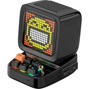 Divoom 掌机像素蓝牙音箱, 能当闹钟 还能玩俄罗斯方块